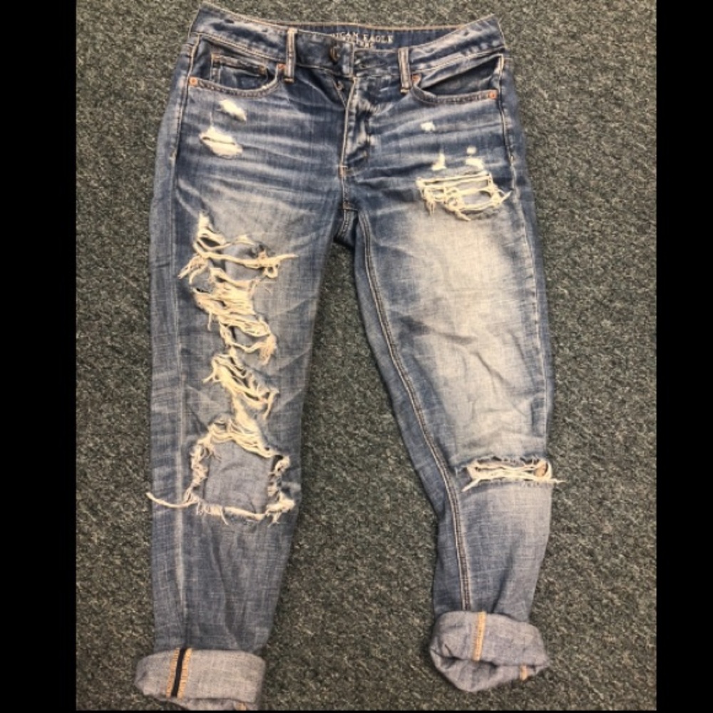 American Eagle Tomgirl destressed crop jeans.